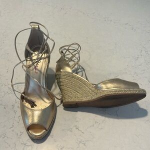 Lilly Pulitzer Gold Wedges